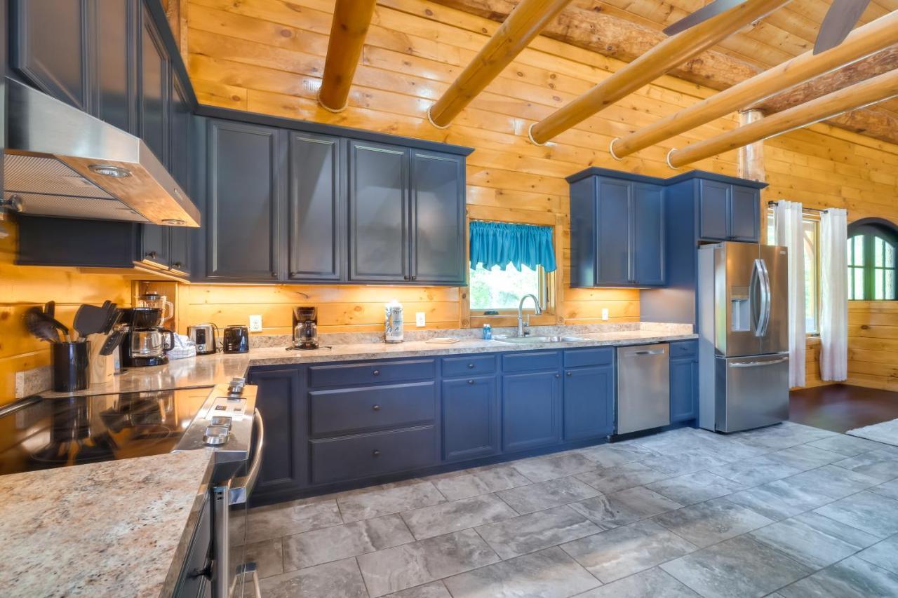 Gatlinburg Vacation Rental With Private Hot Tub! Exterior photo