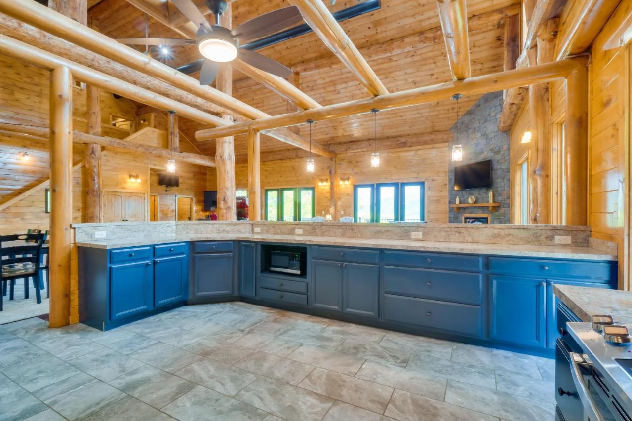 Gatlinburg Vacation Rental With Private Hot Tub! Exterior photo