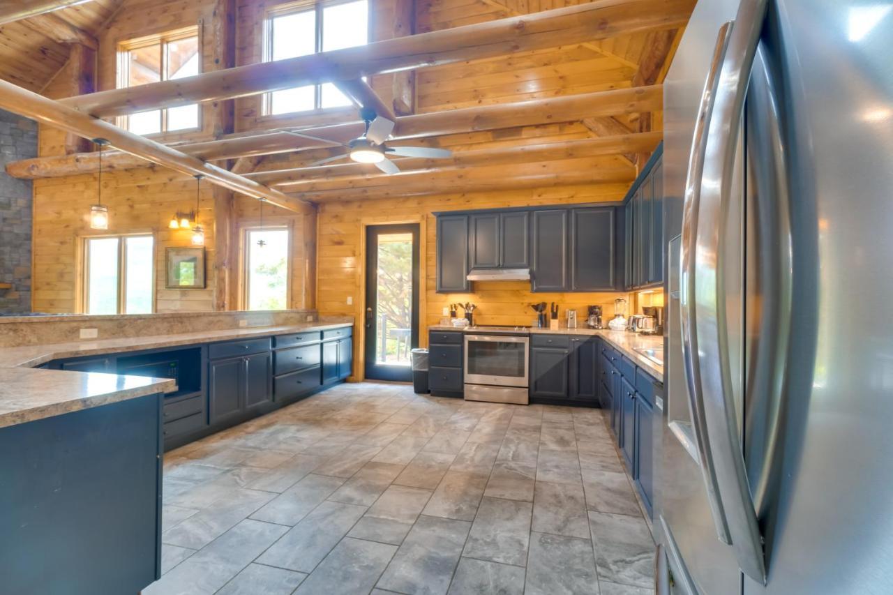 Gatlinburg Vacation Rental With Private Hot Tub! Exterior photo