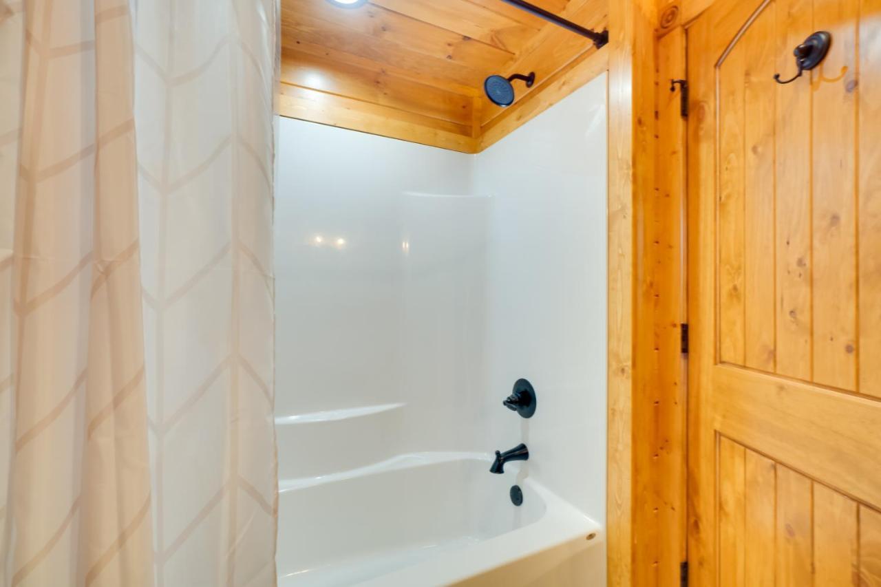 Gatlinburg Vacation Rental With Private Hot Tub! Exterior photo
