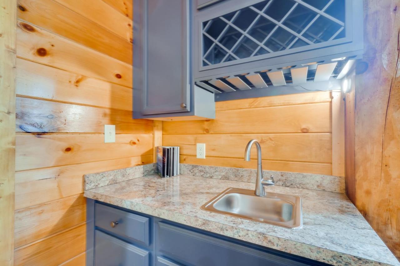 Gatlinburg Vacation Rental With Private Hot Tub! Exterior photo